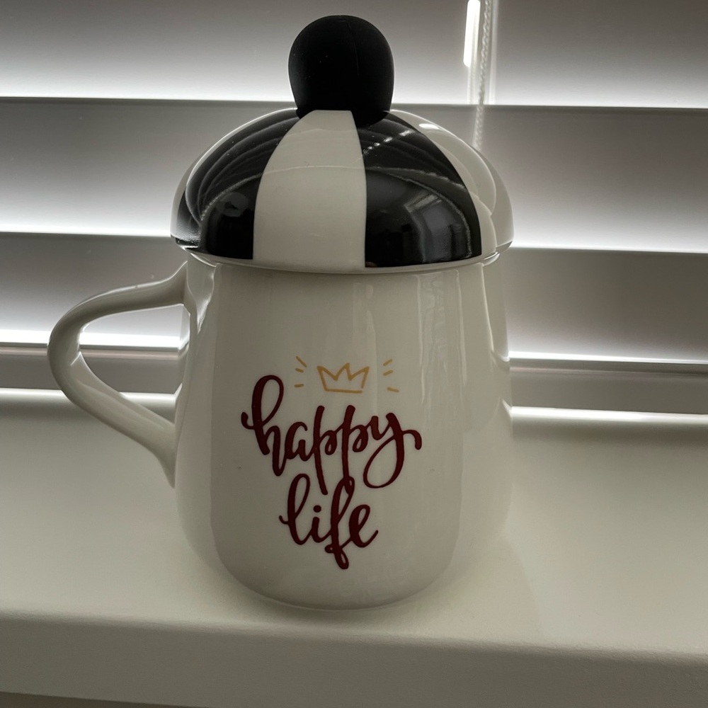 Happy Life Ceramic Mug with Lid - Black and White